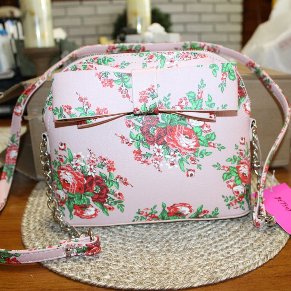NWT Betsey Johnson Shabby Chic Bow front crossbody Purse DARLING!!